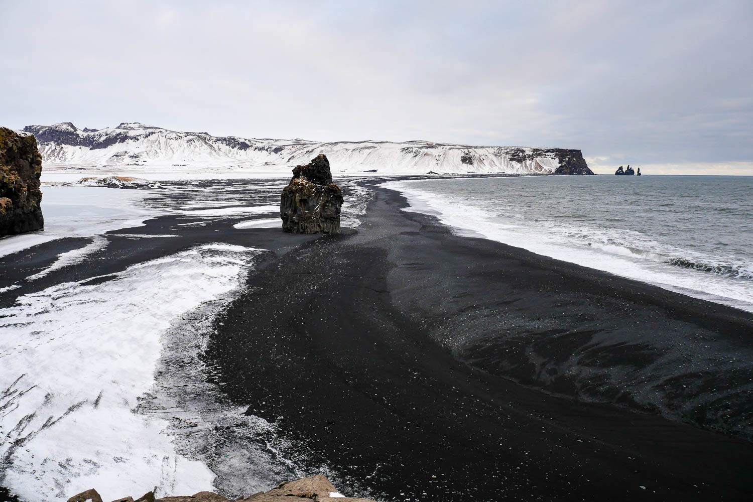Point de vue Reynisfjara en hiver Islande